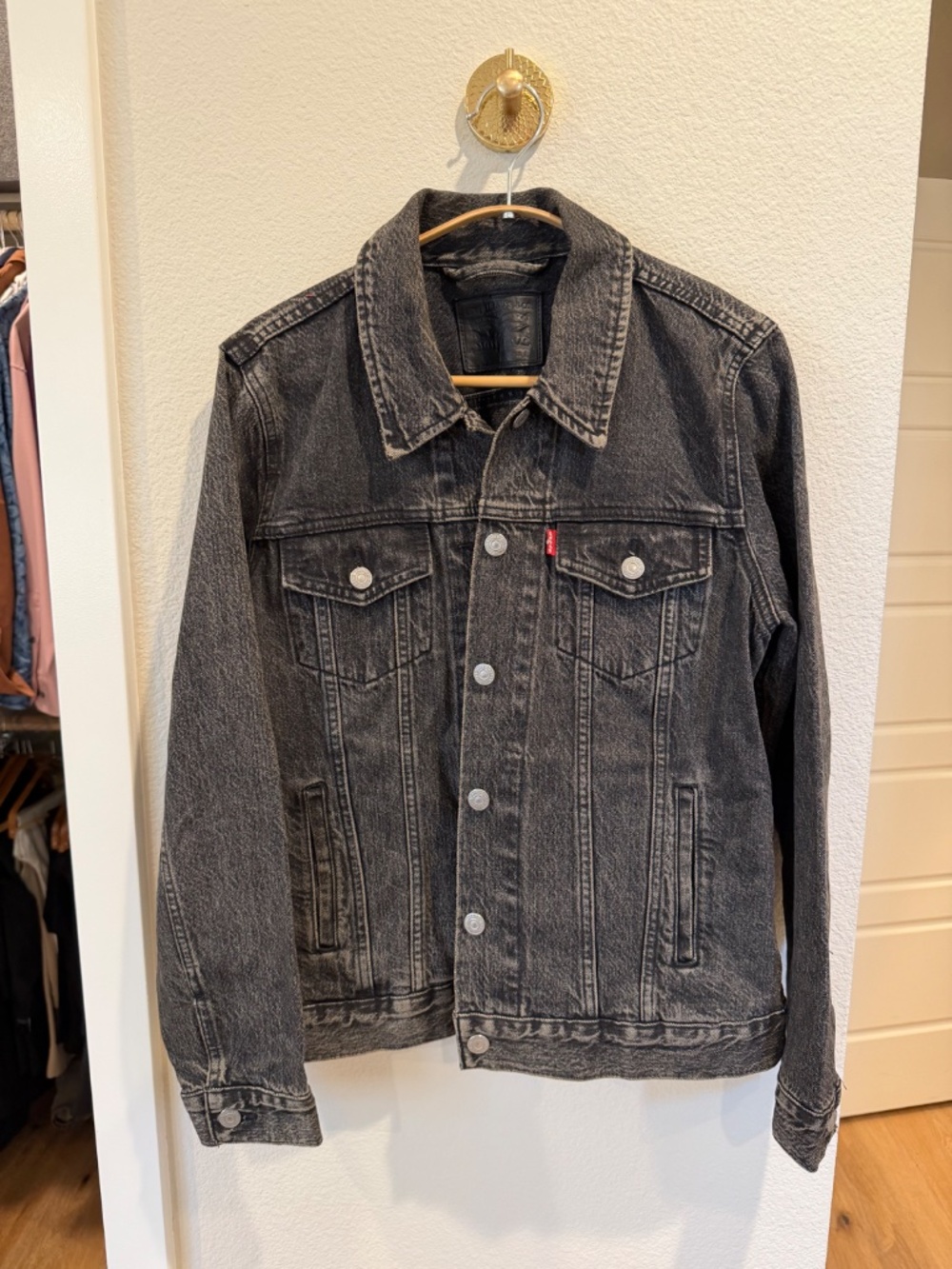 LEVI black jean jacket